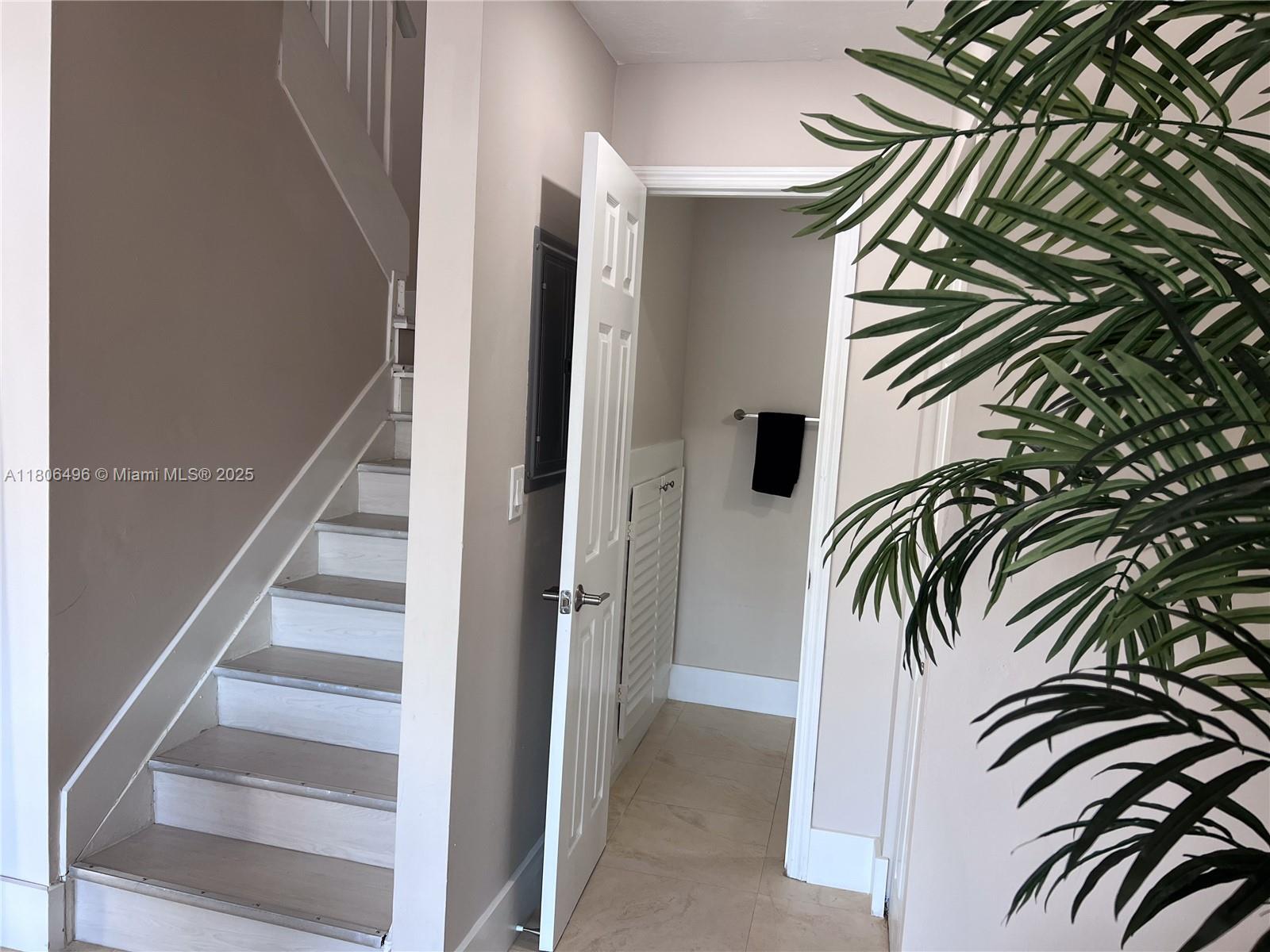 4530 SW 68th Ct Cir 31-6