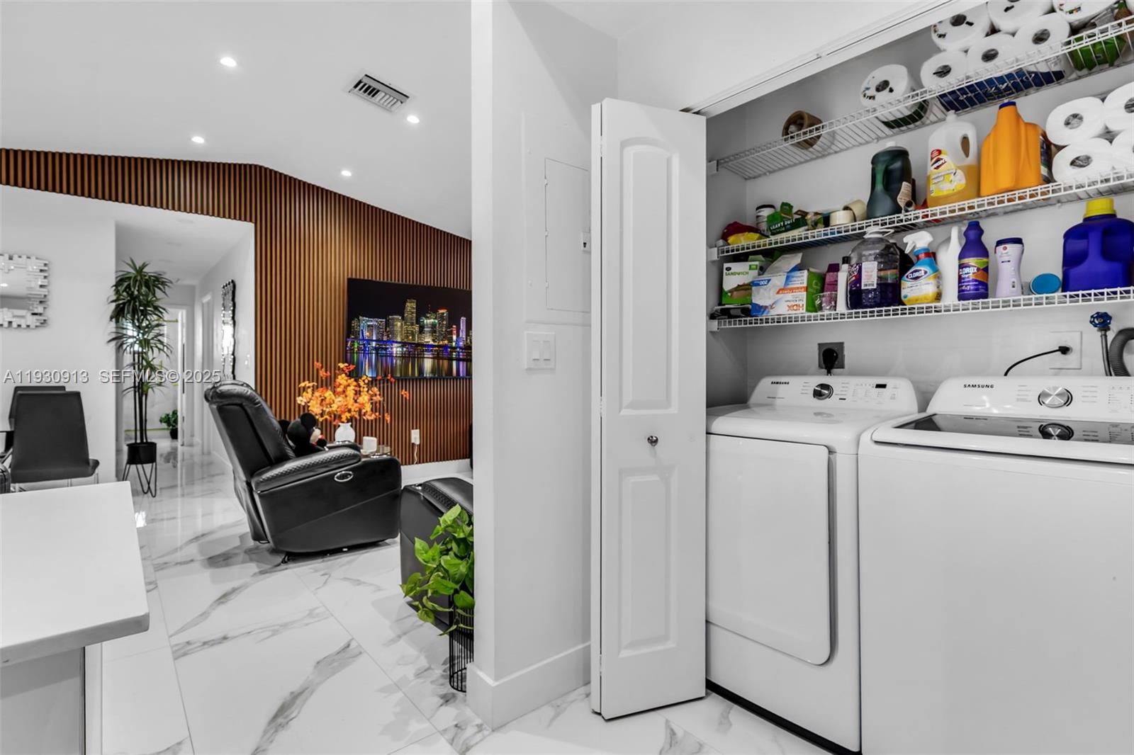 OAK PARK SEC 7 - Residential Lease