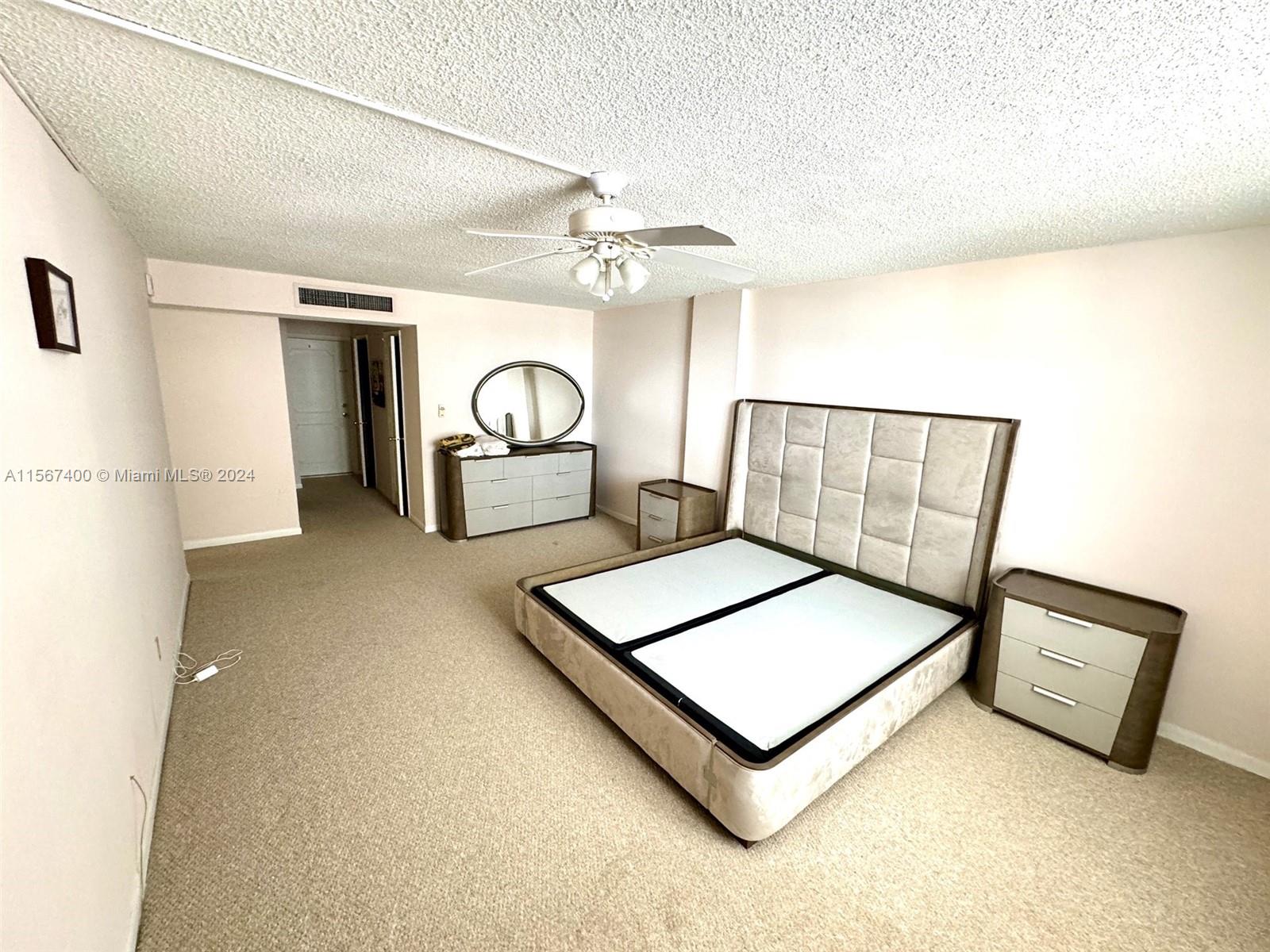 PLAZA TOWERS SOUTH CONDO - Residential
