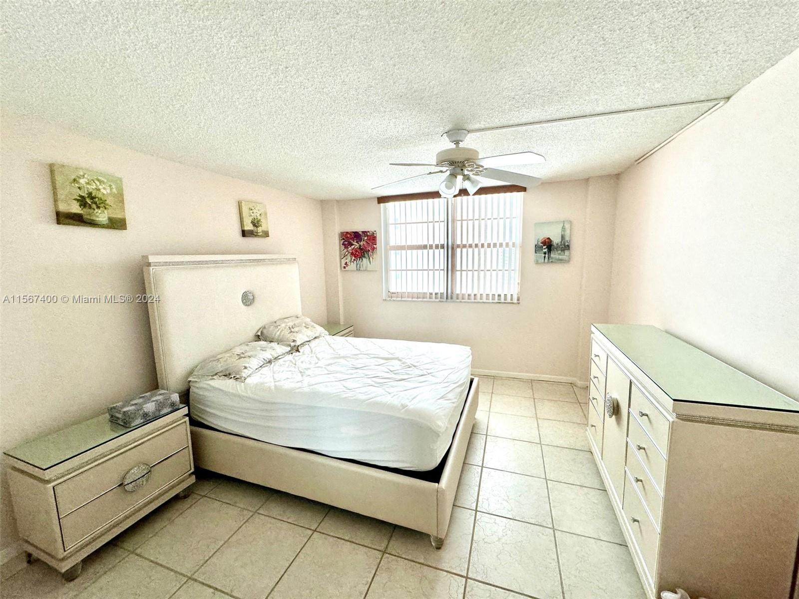 PLAZA TOWERS SOUTH CONDO - Residential