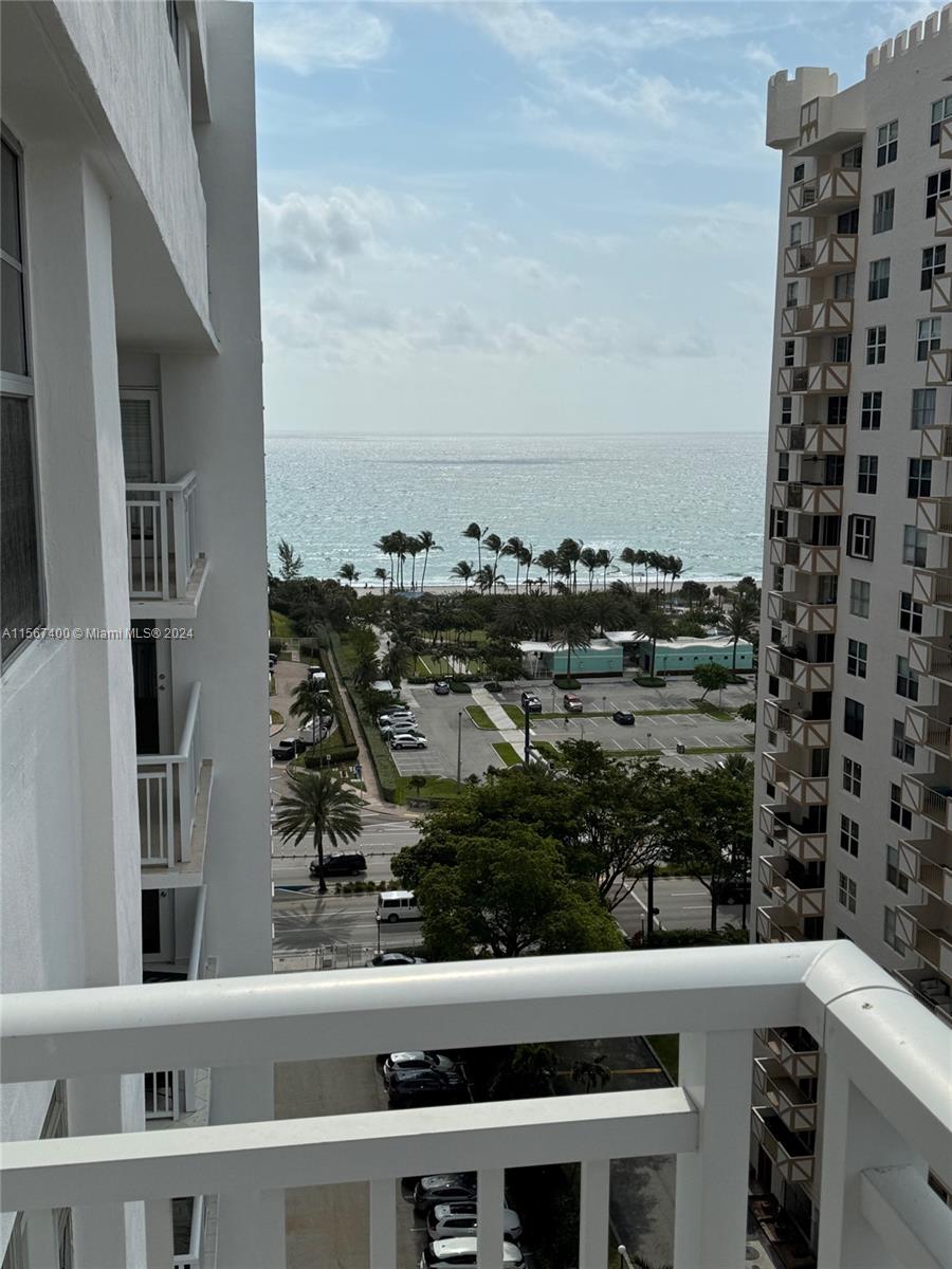 PLAZA TOWERS SOUTH CONDO - Residential