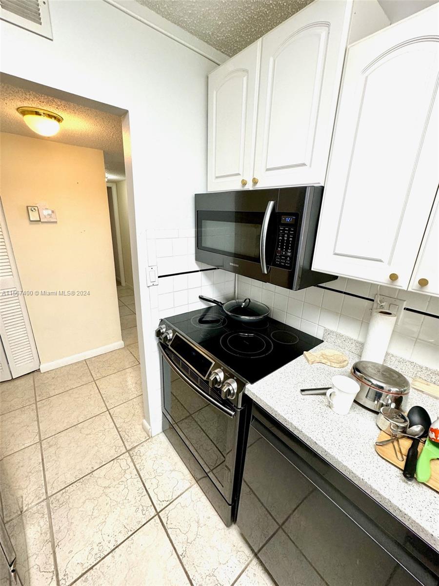 PLAZA TOWERS SOUTH CONDO - Residential