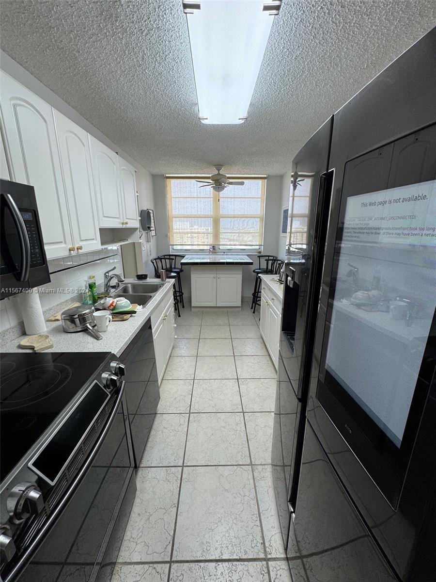 PLAZA TOWERS SOUTH CONDO - Residential