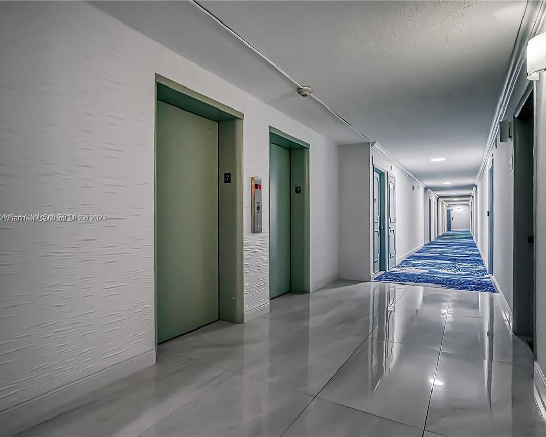PLAZA TOWERS SOUTH CONDO - Residential