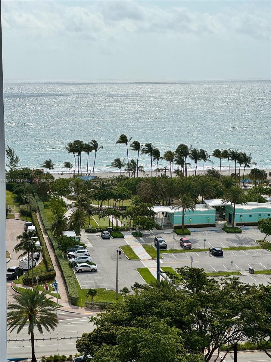 PLAZA TOWERS SOUTH CONDO - Residential
