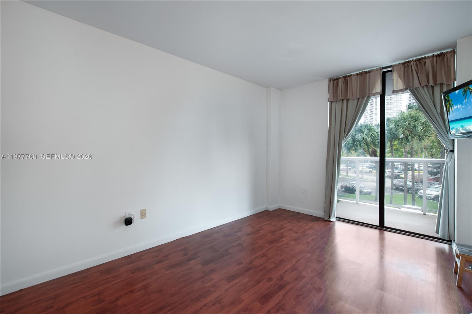 FLAMENCO CONDO TOWER I - Residential