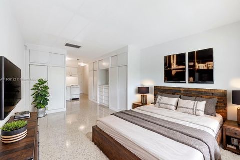 View photos, virtual tours, details... 33 SALAMANCA AVE 2FL Coral Gables FL 33134