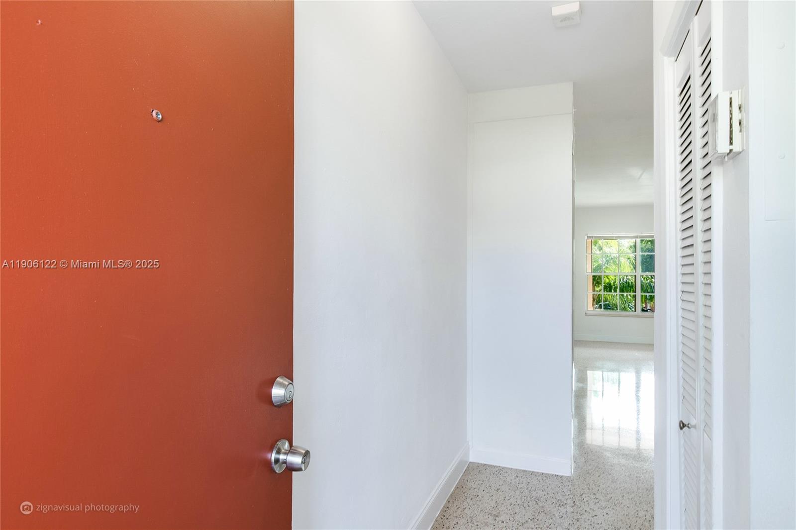 33 SALAMANCA AVE 2FL