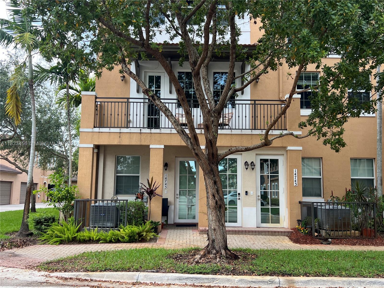 14745 Sw 9th St 3109, Pembroke Pines, Miami-Dade County, Florida - 2 Bedrooms  
2 Bathrooms - 