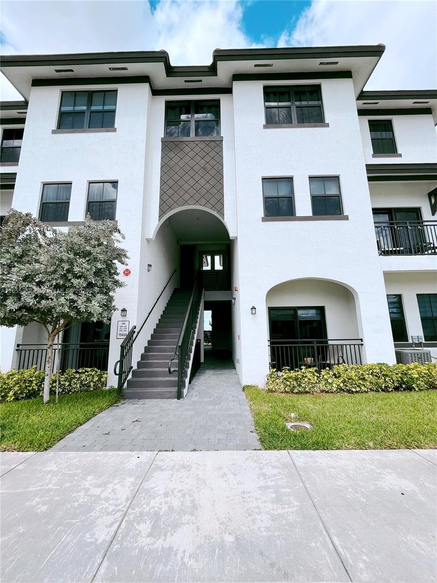 CENTURY PARK SOUTH - Residential Lease