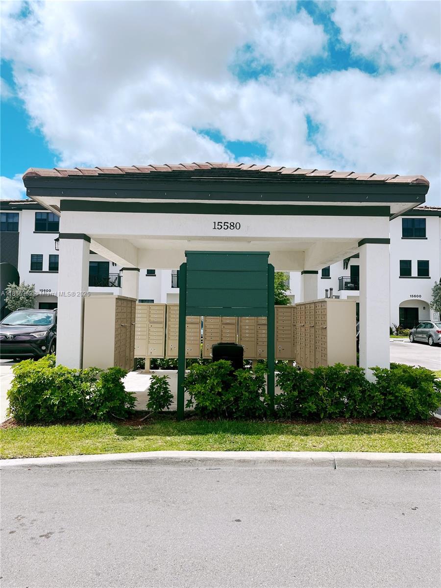 CENTURY PARK SOUTH - Residential Lease