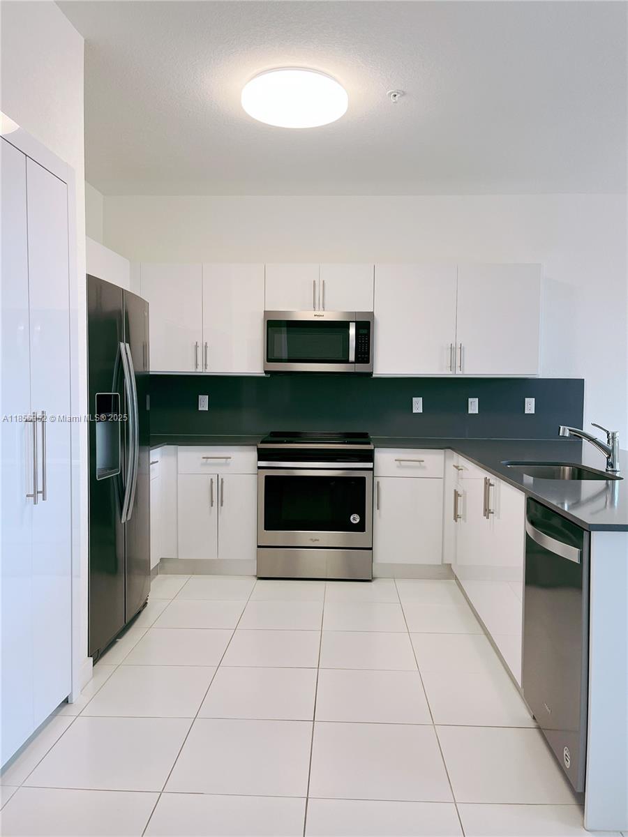 CENTURY PARK SOUTH - Residential Lease