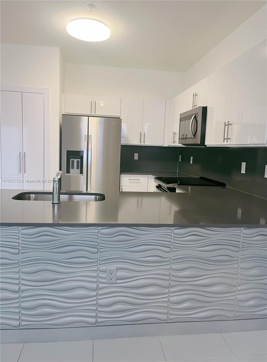 CENTURY PARK SOUTH - Residential Lease