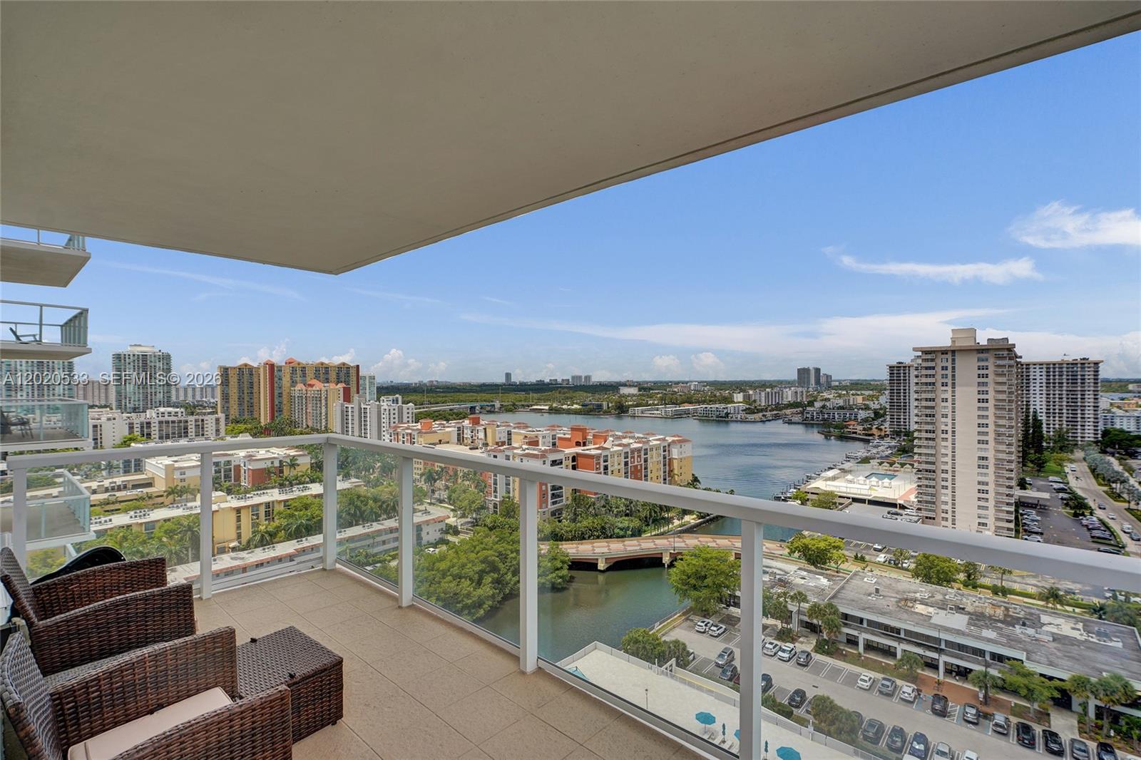 WINSTON TOWER 300 CONDO - Residential
