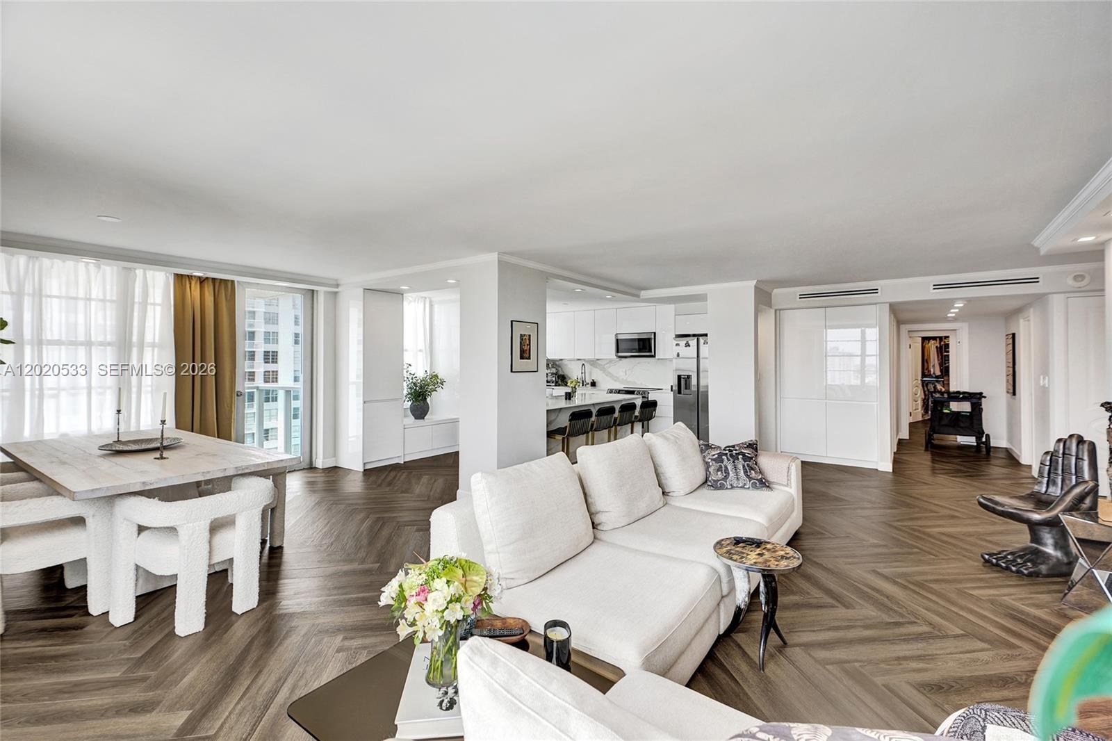 WINSTON TOWER 300 CONDO - Residential