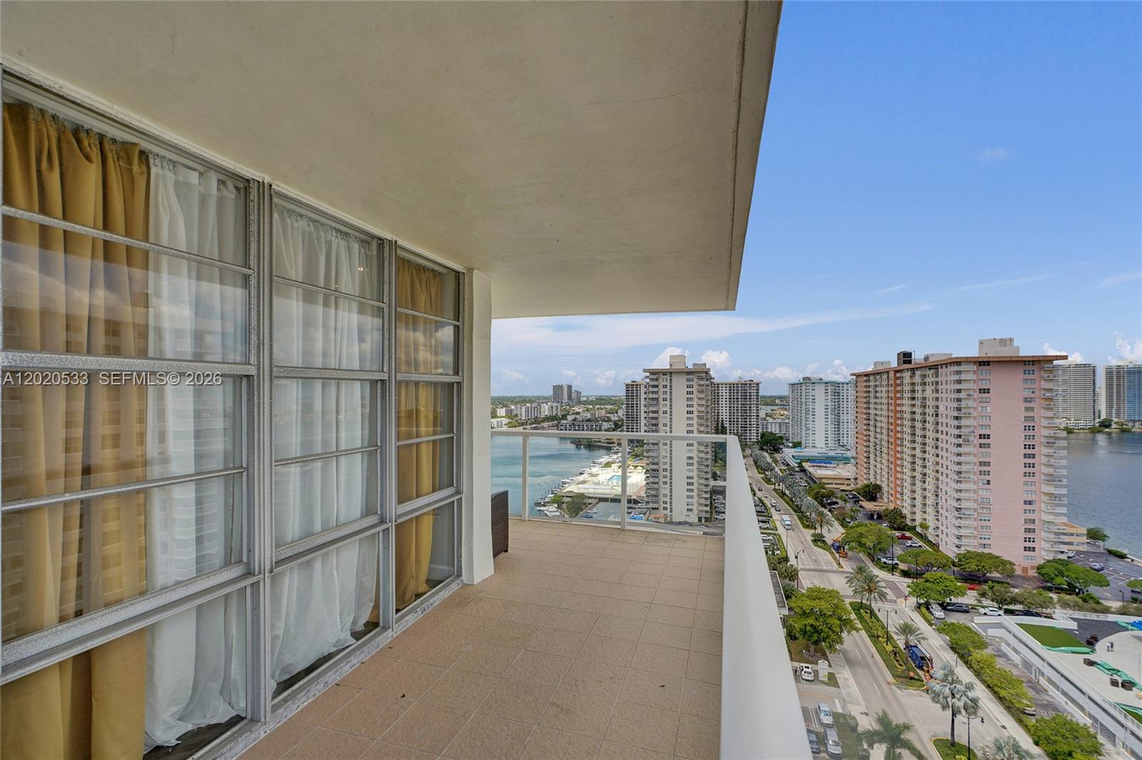 WINSTON TOWER 300 CONDO - Residential