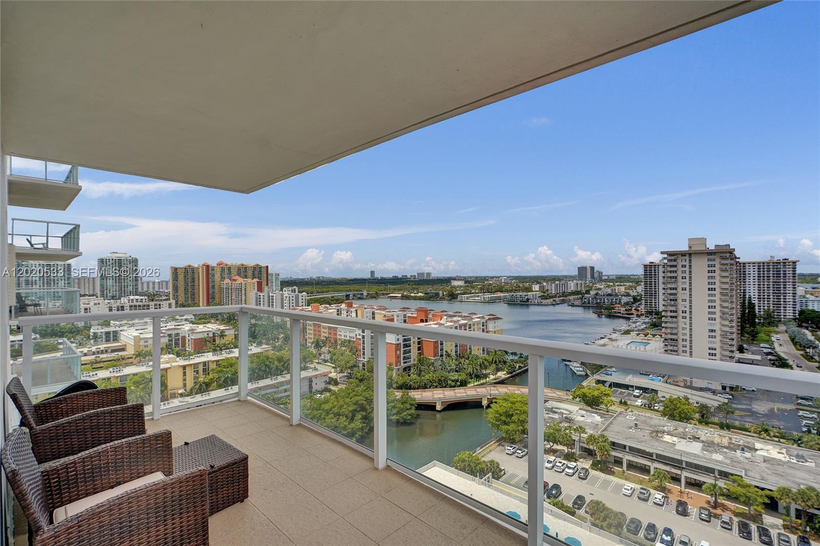 WINSTON TOWER 300 CONDO - Residential