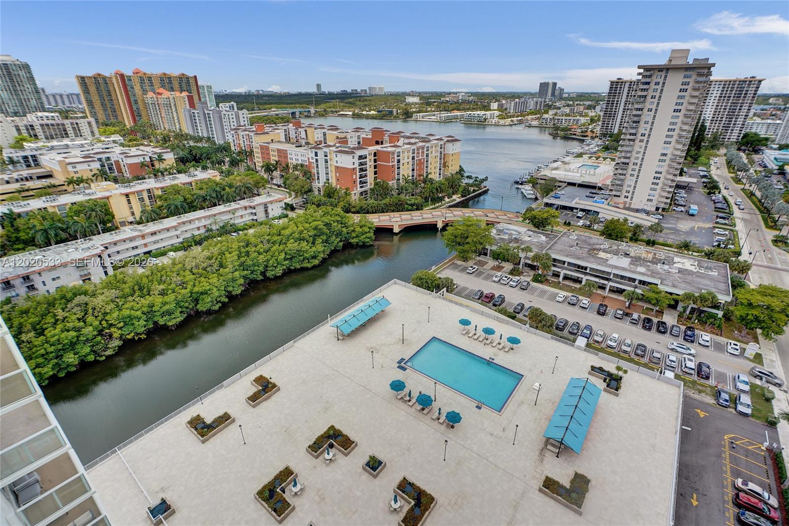WINSTON TOWER 300 CONDO - Residential