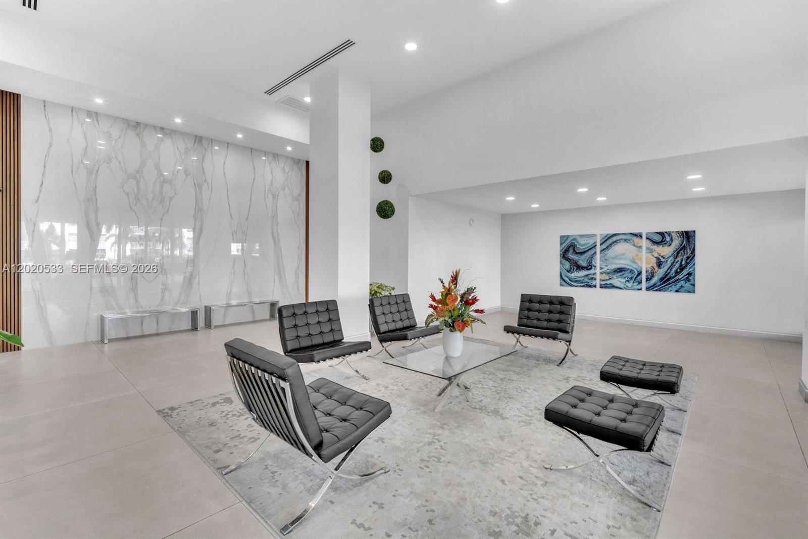 WINSTON TOWER 300 CONDO - Residential
