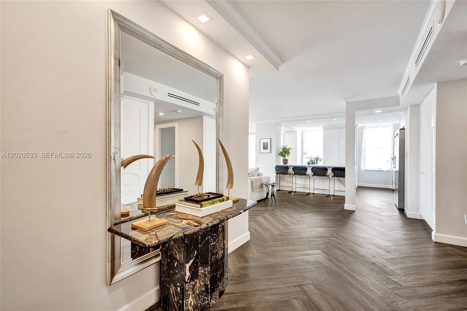 WINSTON TOWER 300 CONDO - Residential