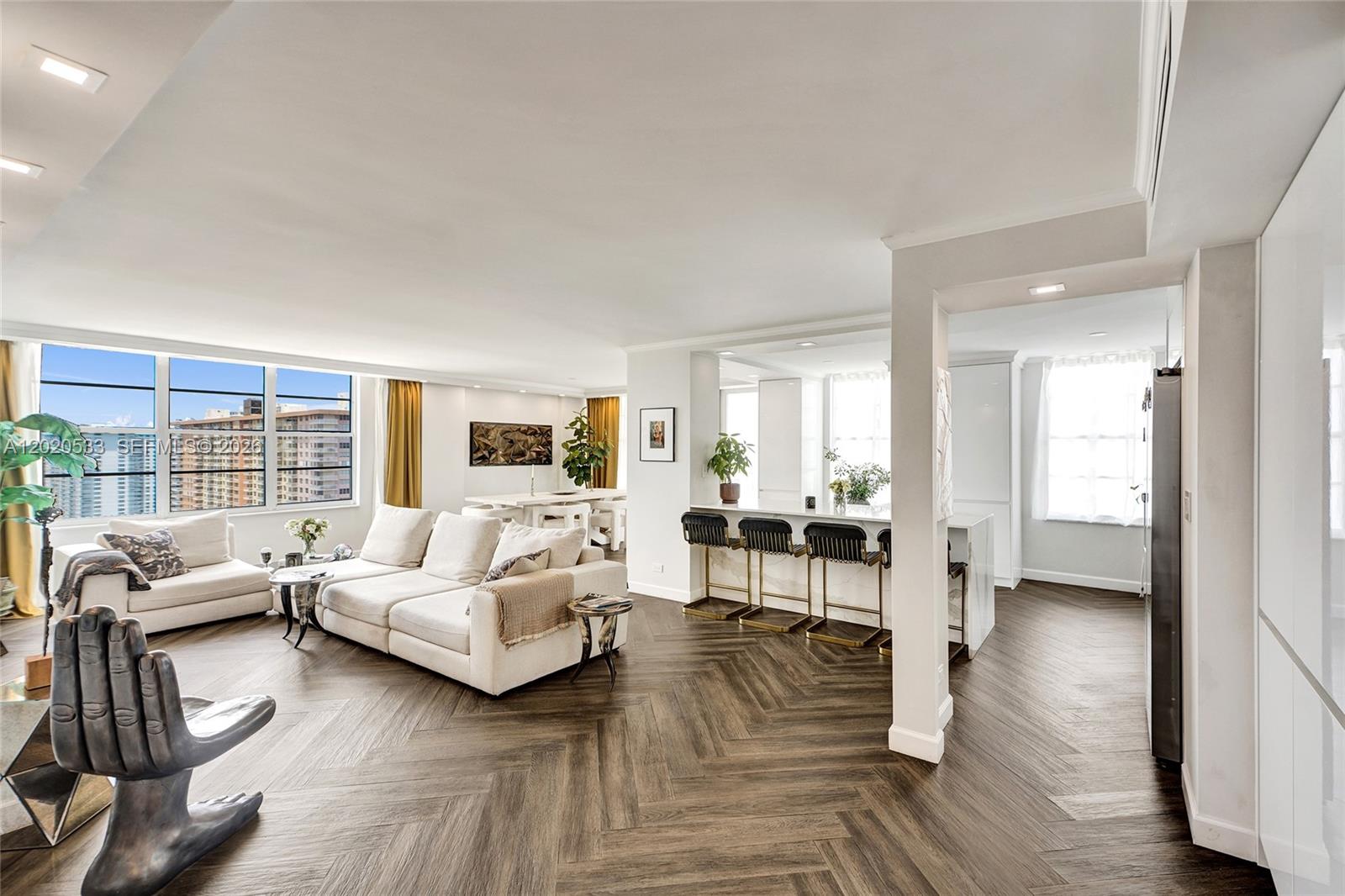 WINSTON TOWER 300 CONDO - Residential