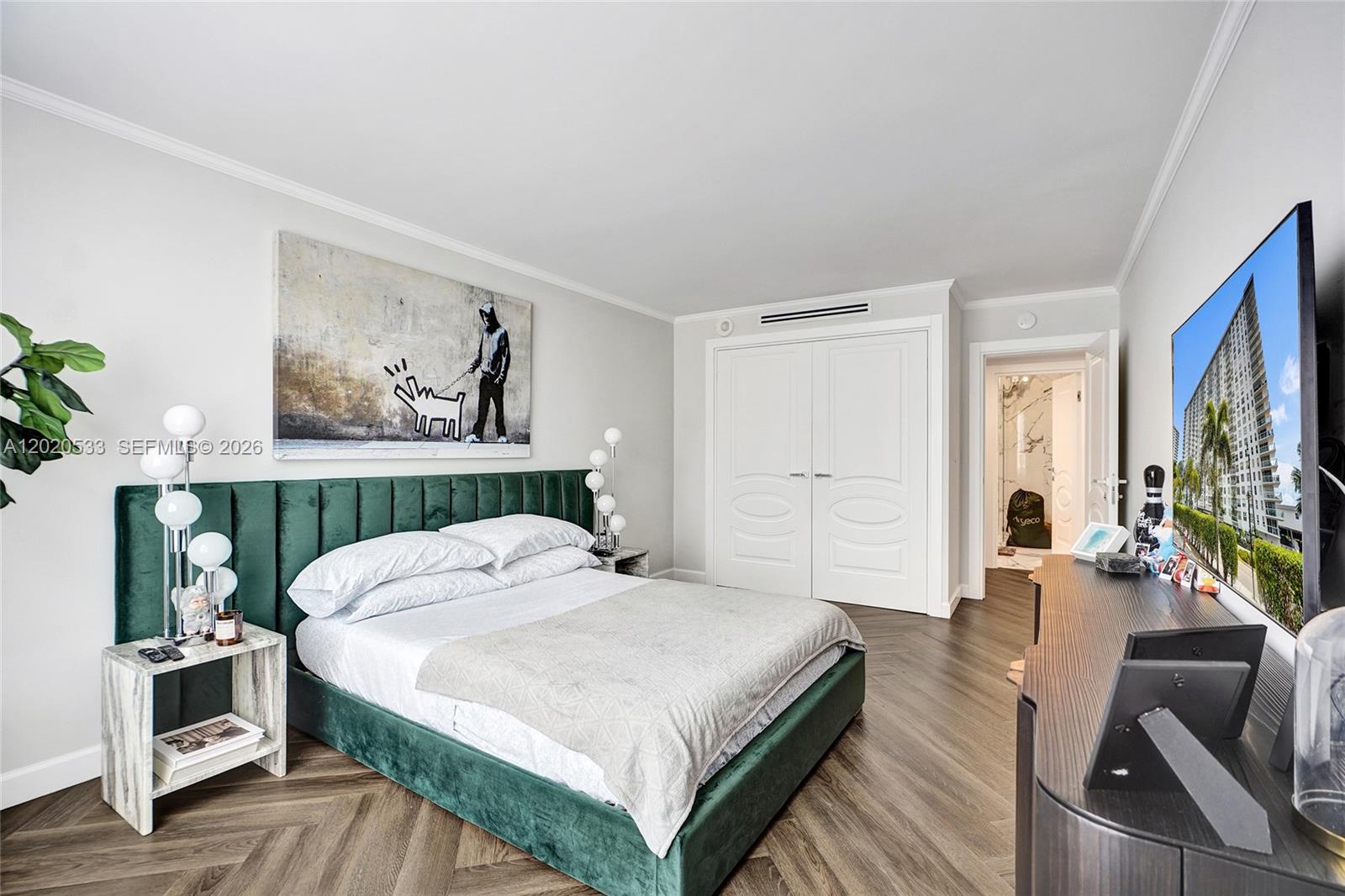 WINSTON TOWER 300 CONDO - Residential