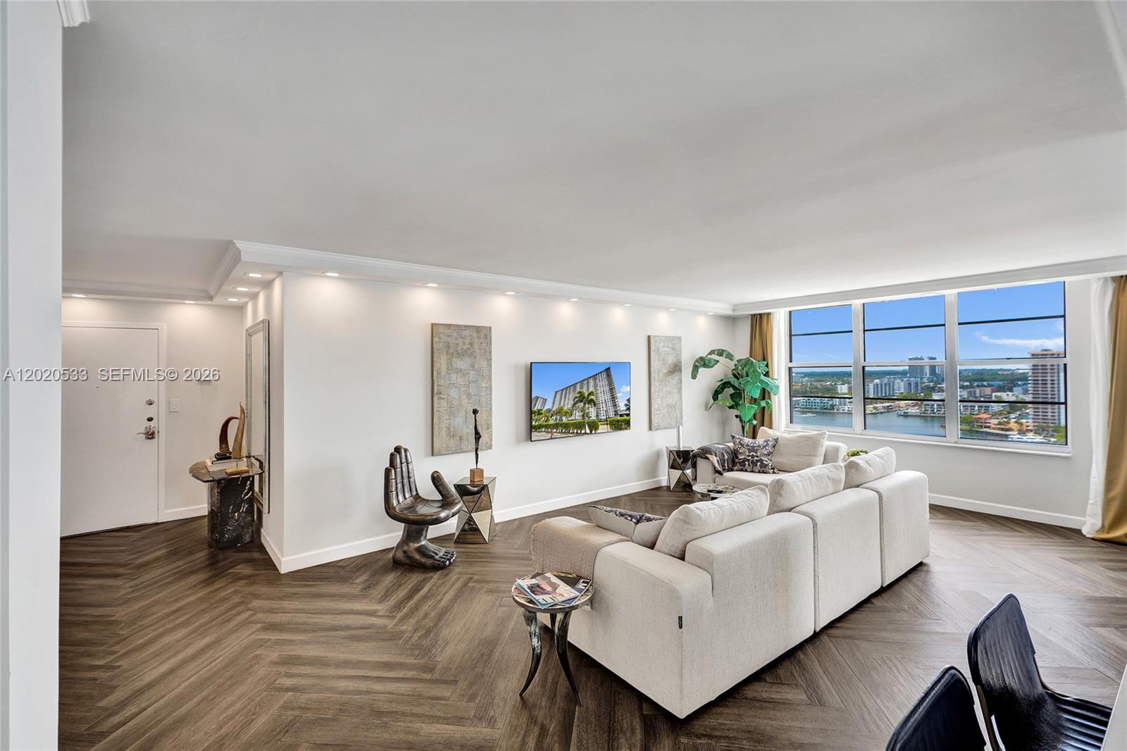 WINSTON TOWER 300 CONDO - Residential