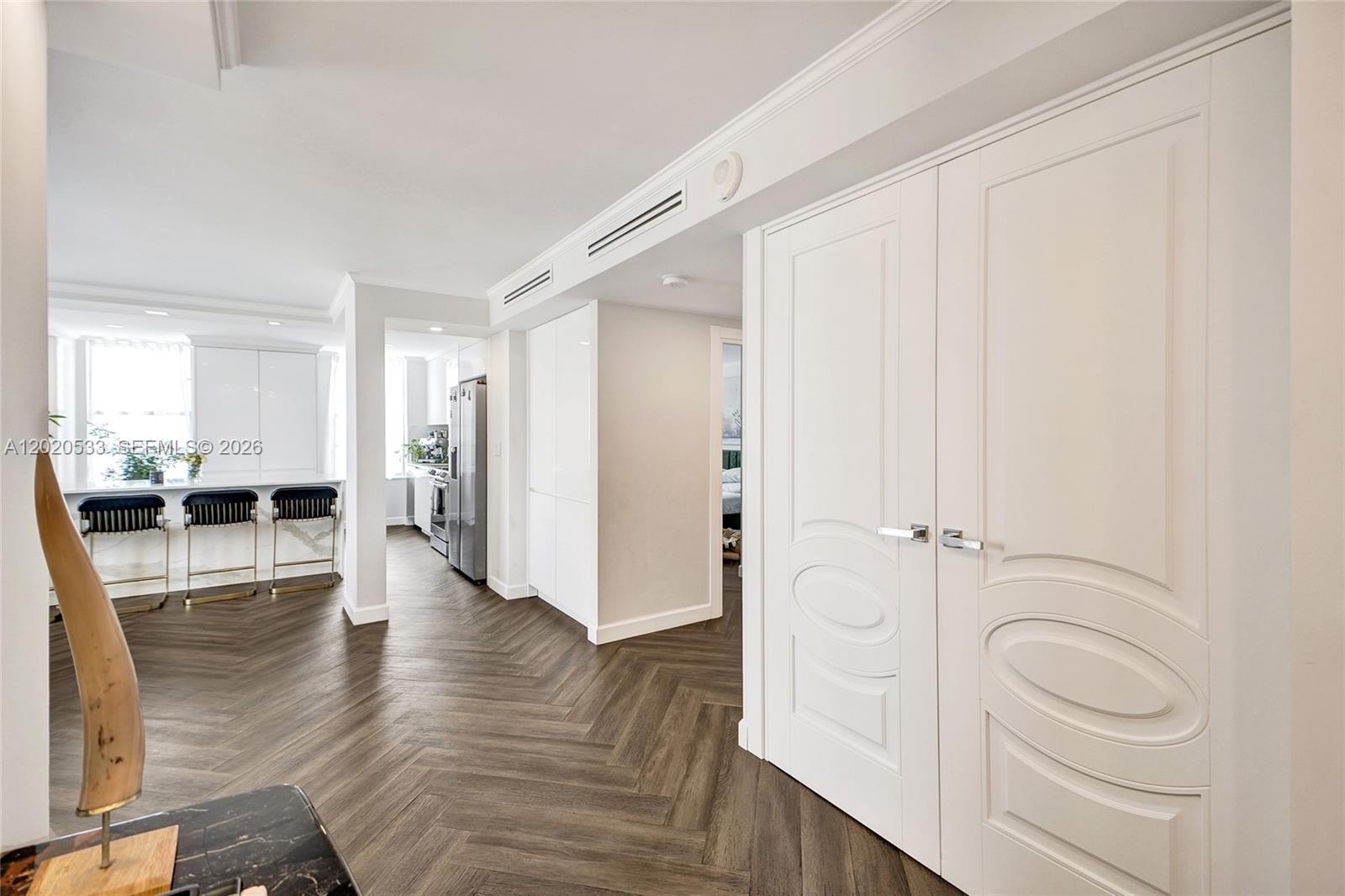 WINSTON TOWER 300 CONDO - Residential