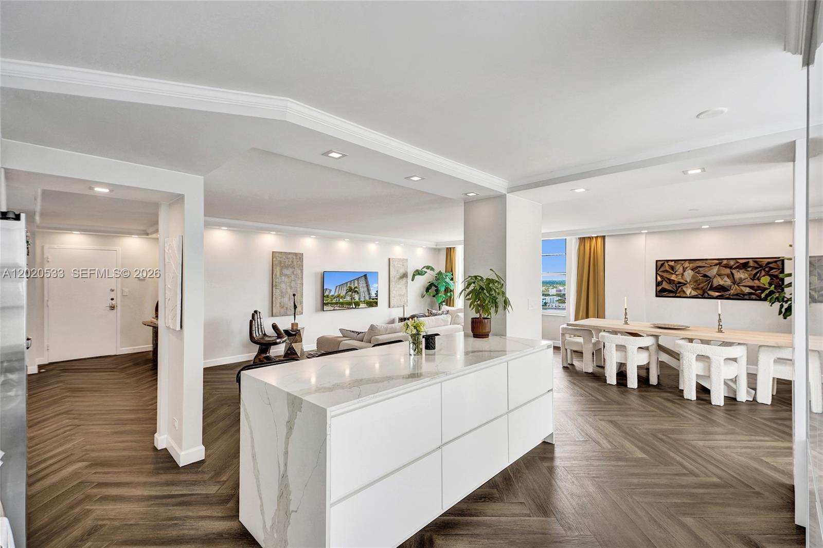 WINSTON TOWER 300 CONDO - Residential