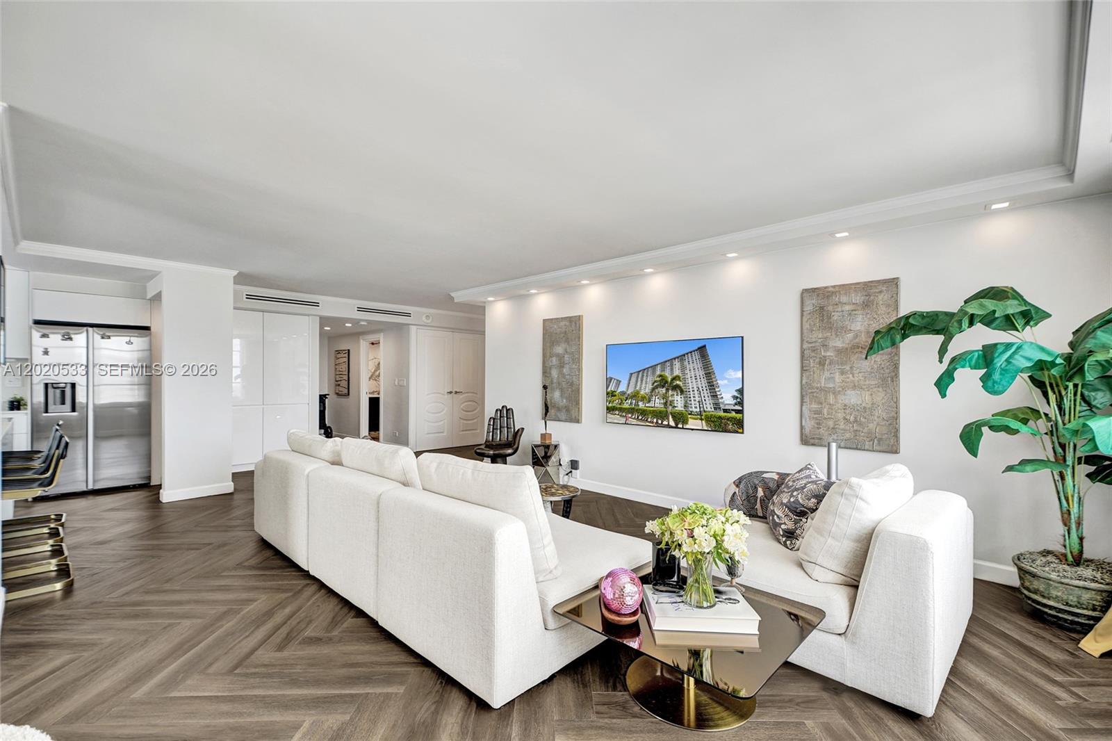 WINSTON TOWER 300 CONDO - Residential