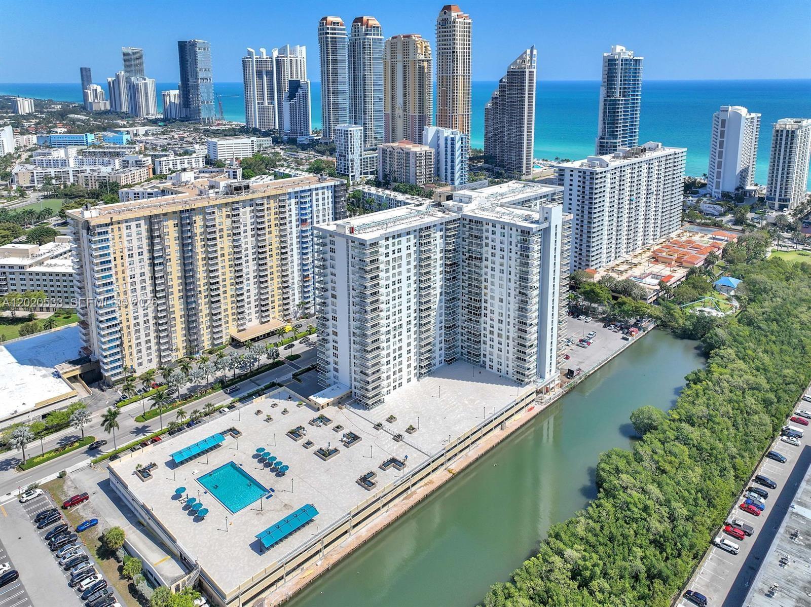 WINSTON TOWER 300 CONDO - Residential