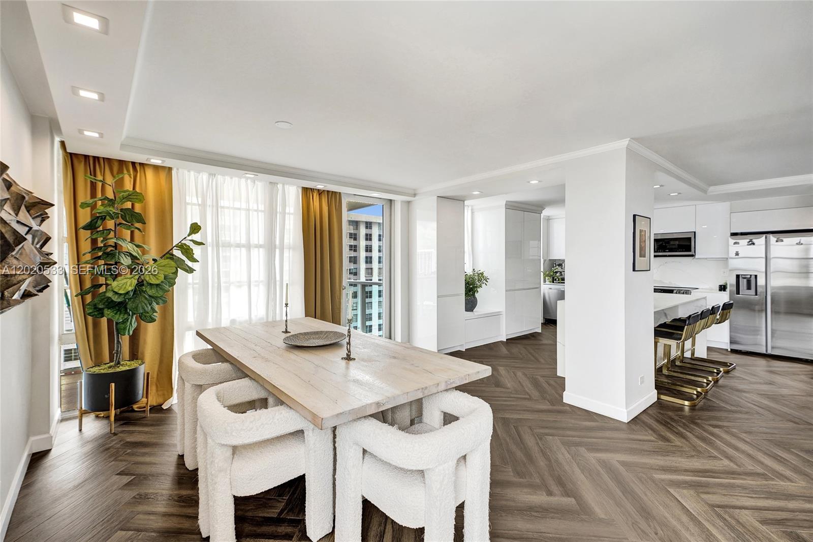 WINSTON TOWER 300 CONDO - Residential