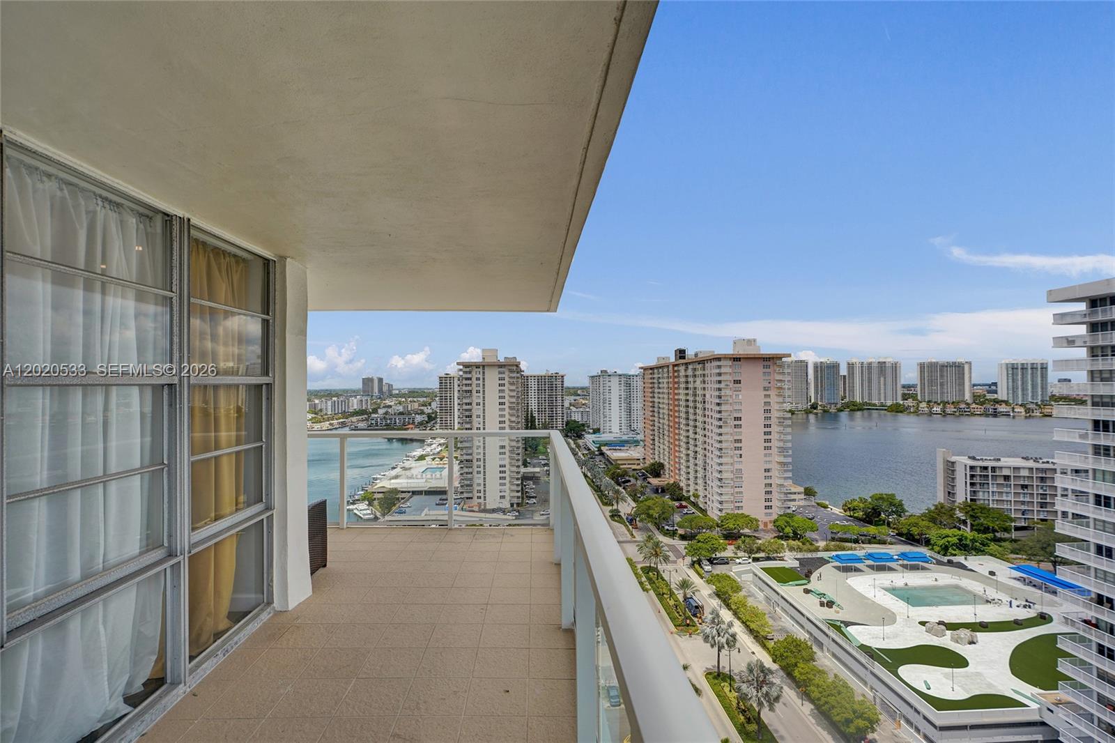 WINSTON TOWER 300 CONDO - Residential