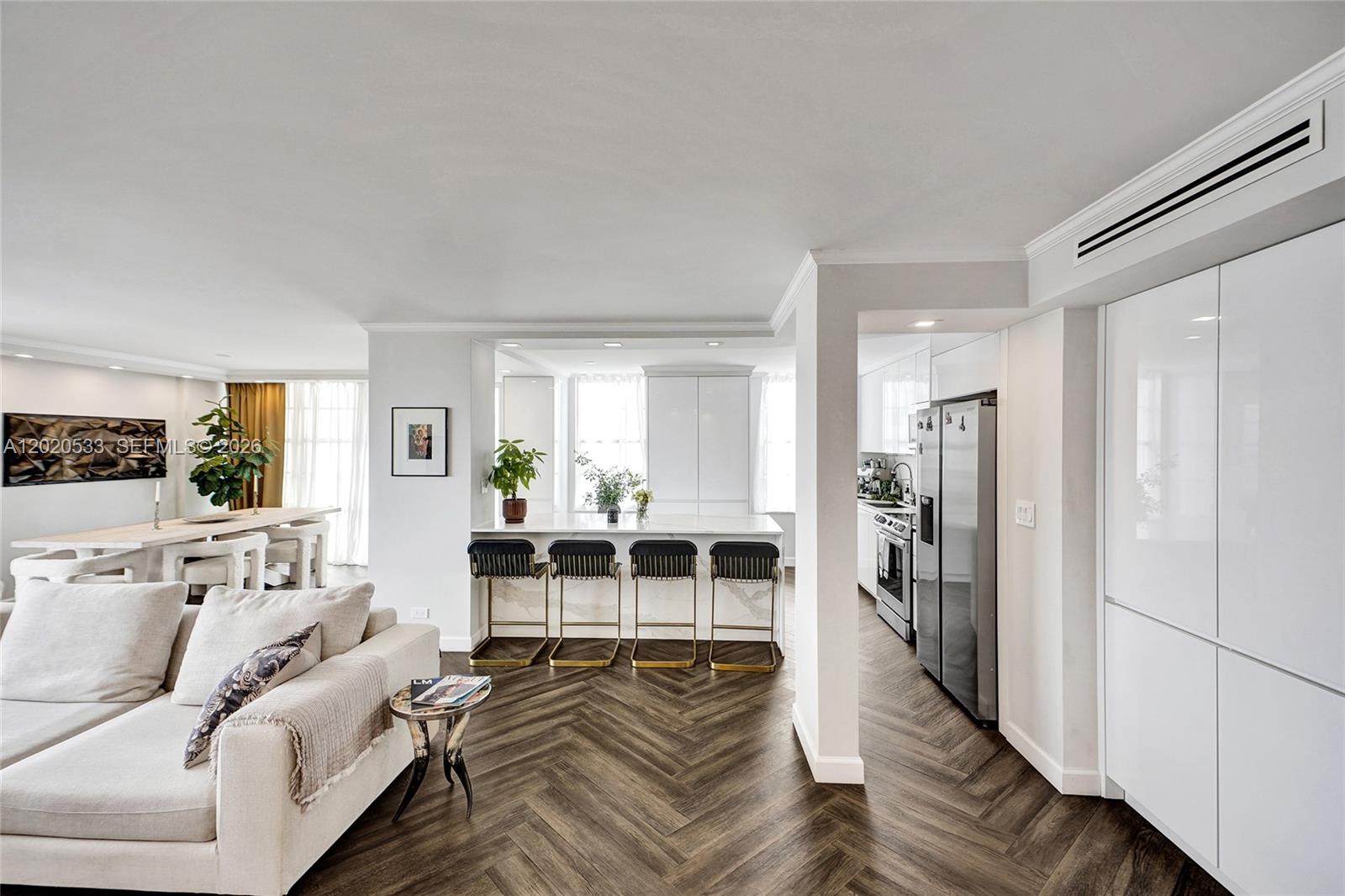 WINSTON TOWER 300 CONDO - Residential