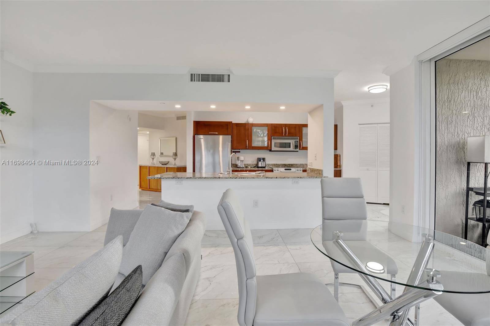 TURNBERRY VILLAGE - Residential Lease