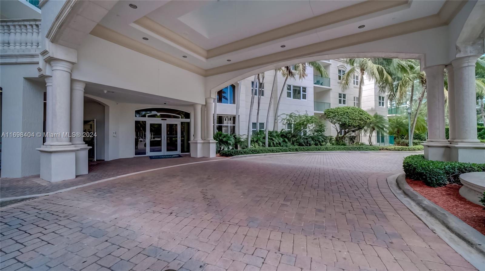 TURNBERRY VILLAGE - Residential Lease