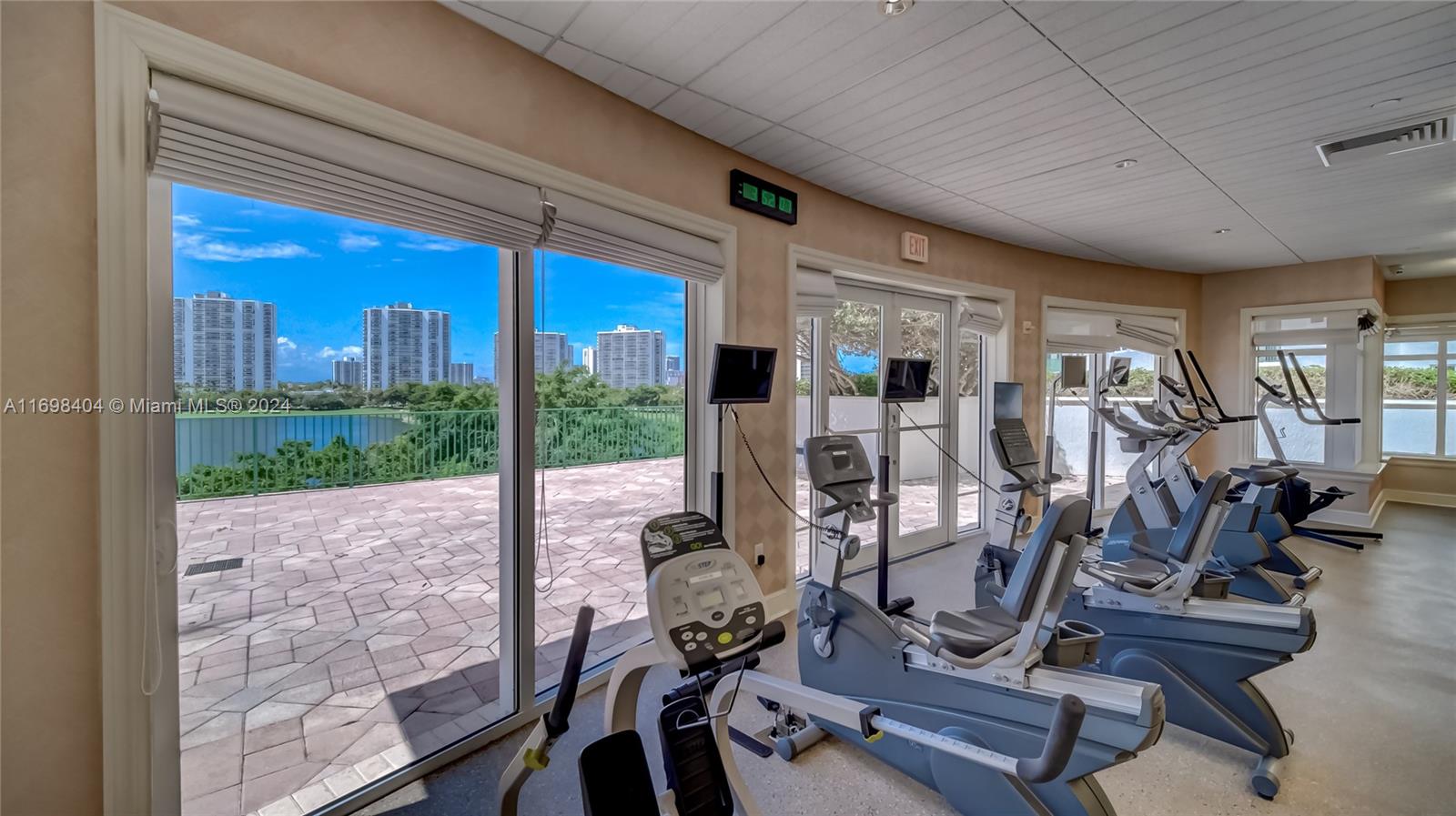 TURNBERRY VILLAGE - Residential Lease