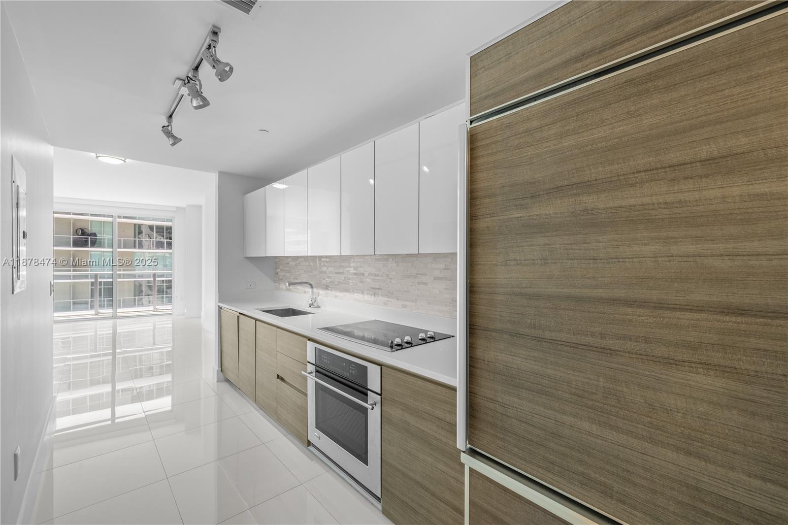 1100 MILLECENTO RESIDENCE - Residential