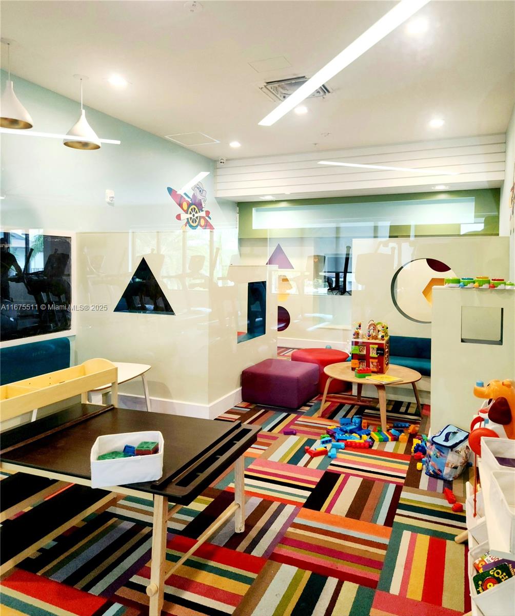 Urbana At The Residences - Residential