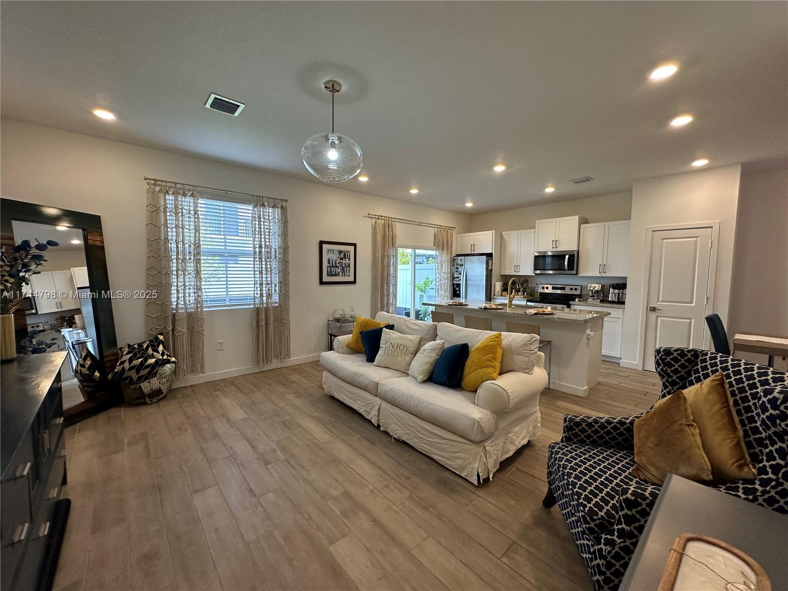 CEDAR AT KEYS GATE - Residential