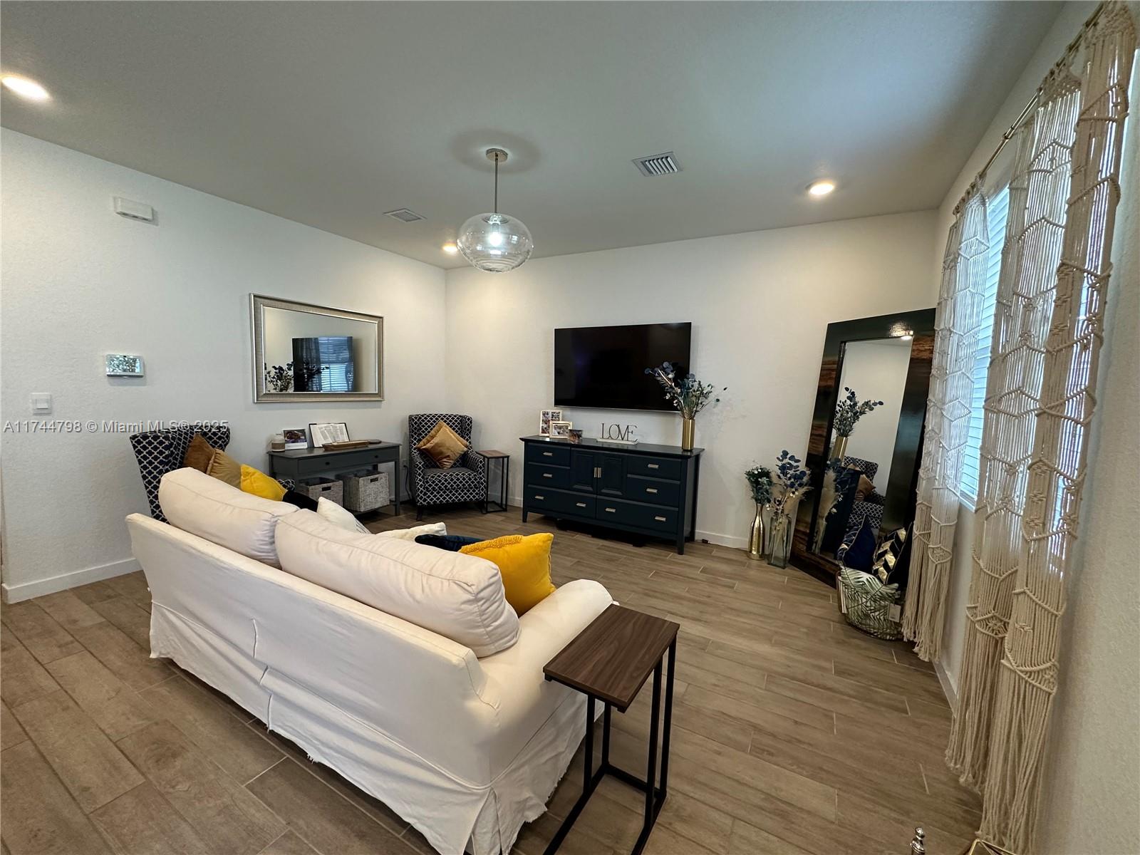 CEDAR AT KEYS GATE - Residential