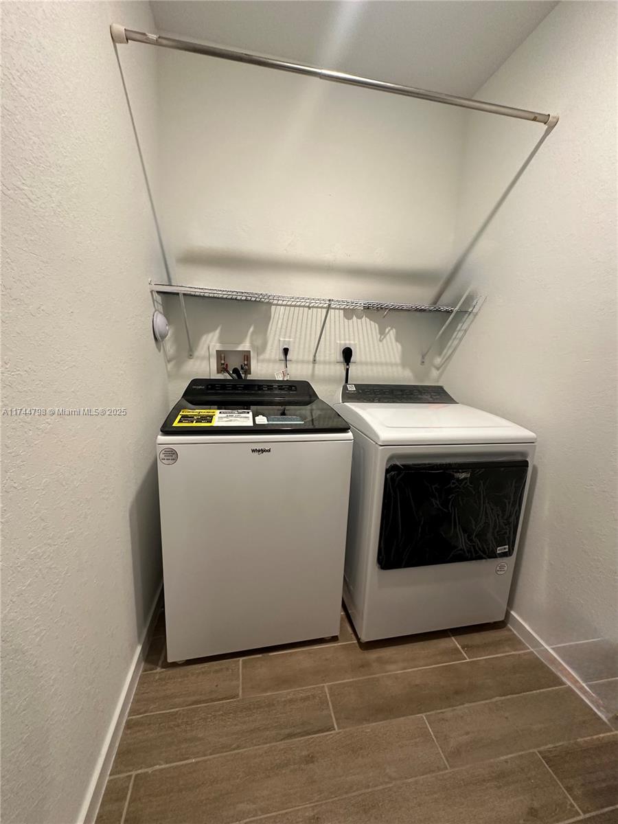 CEDAR AT KEYS GATE - Residential