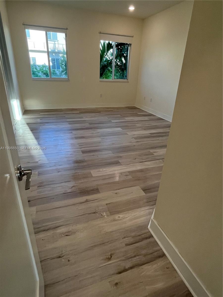 LANDMARK AT DORAL CENTRAL - Residential Lease