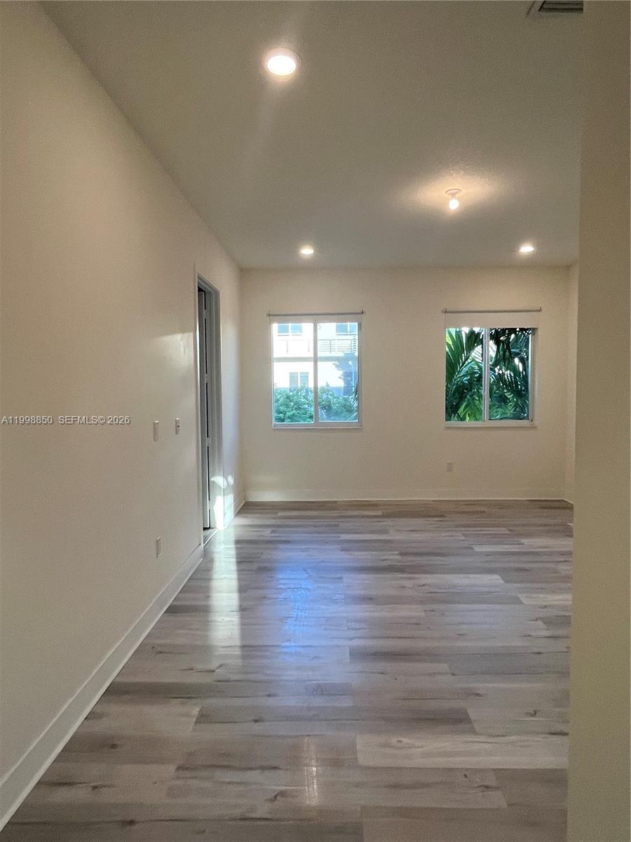 LANDMARK AT DORAL CENTRAL - Residential Lease