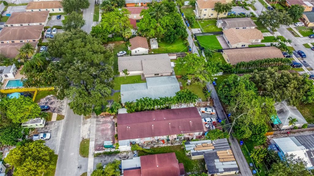 Photo of 2324-2326 Liberty St, Hollywood, FL 33020 (MLS # A11681986)