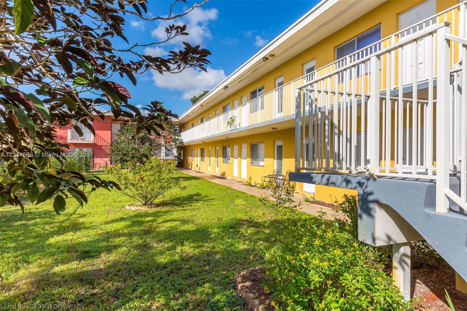 GARDEN APARTMENTS - Land