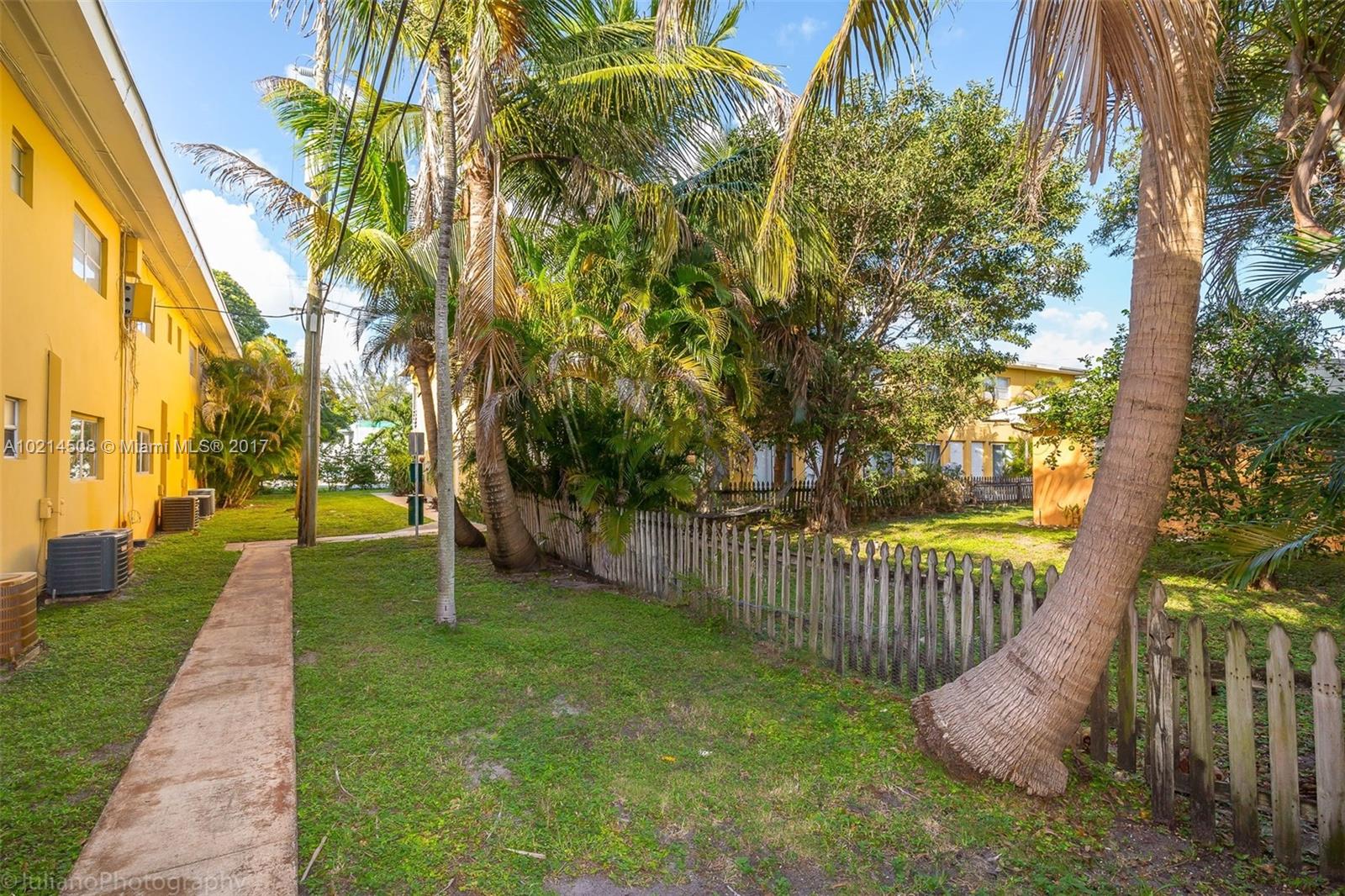 GARDEN APARTMENTS - Land