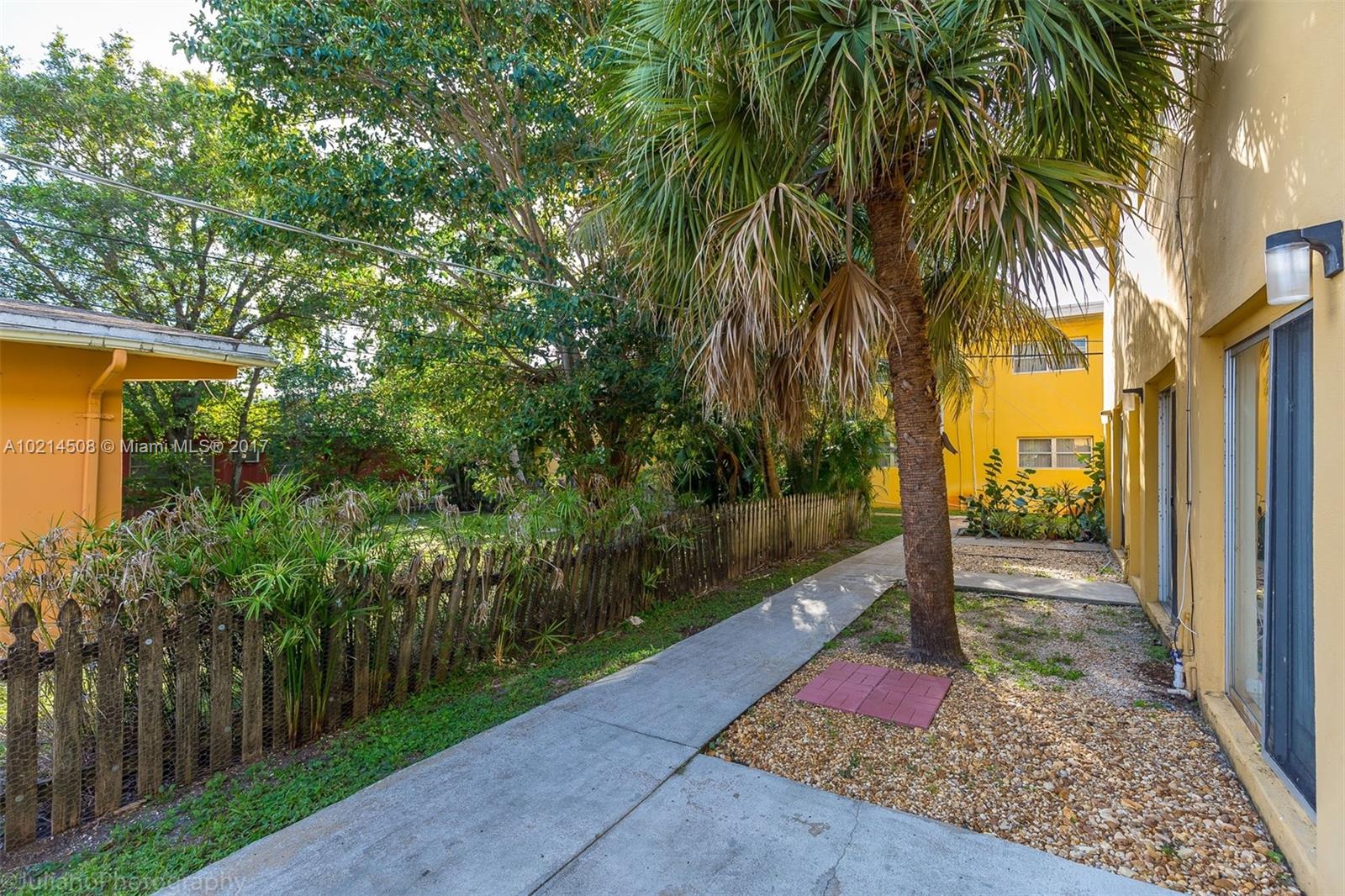 GARDEN APARTMENTS - Land