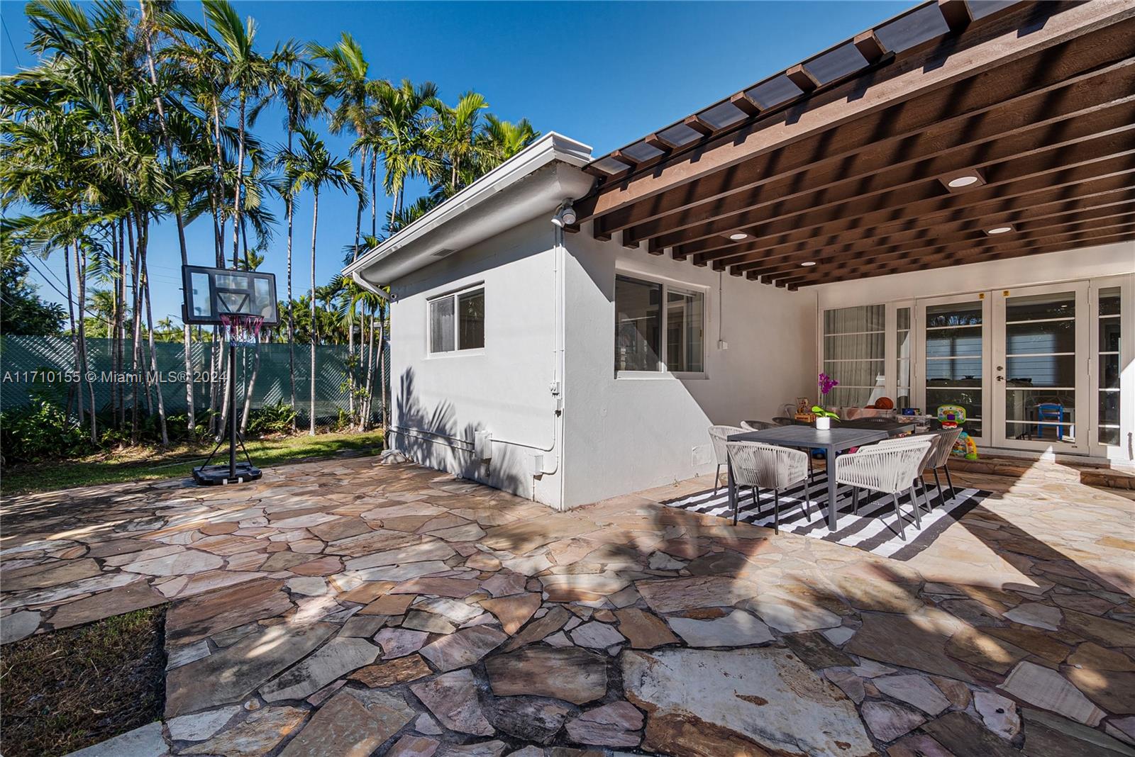 BAY HARBOR ISLAND - Residential