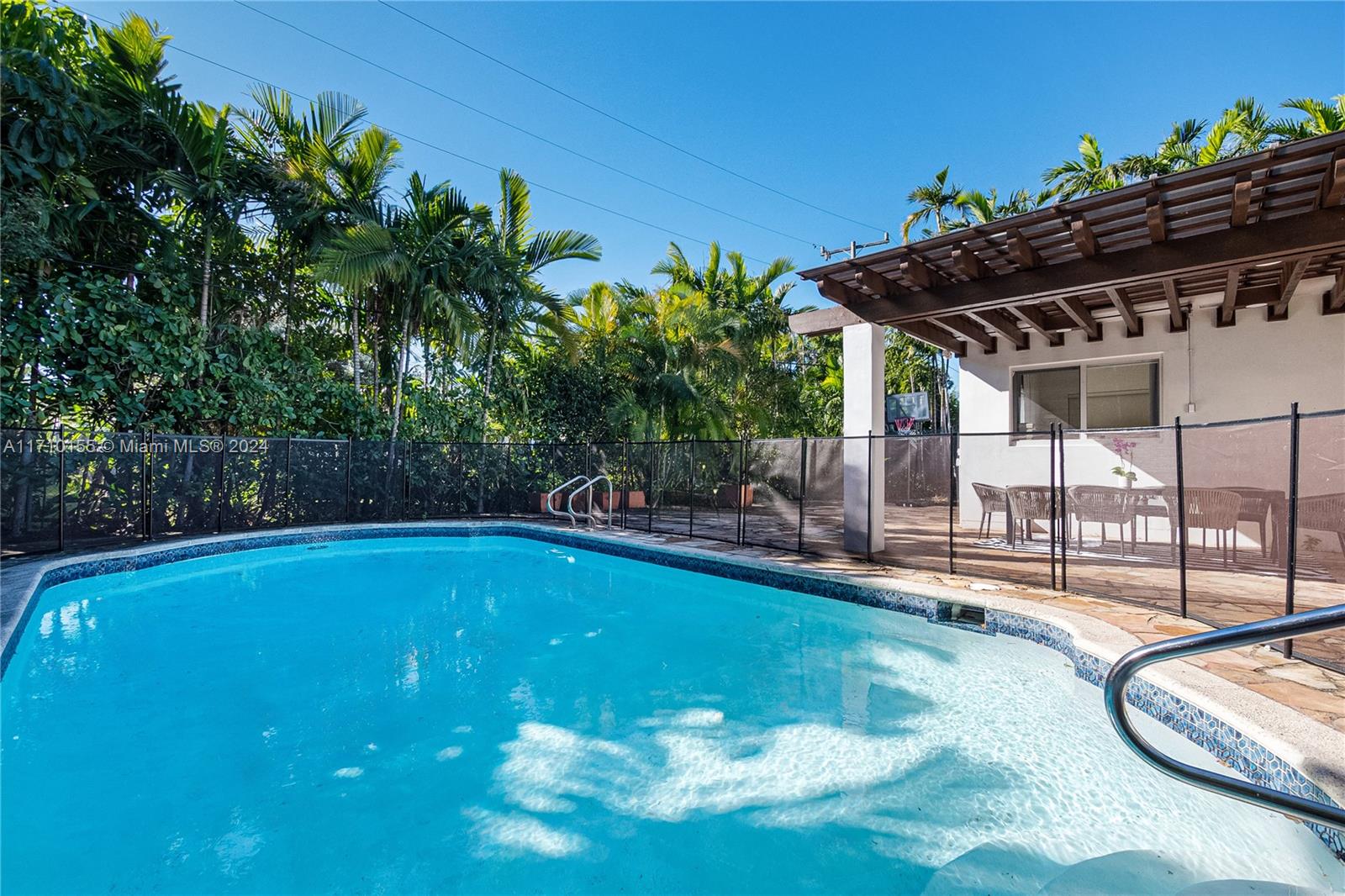 BAY HARBOR ISLAND - Residential